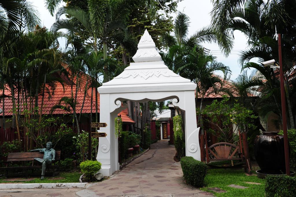 Napalai Pool Villa Resort Pattaya Exteriör bild