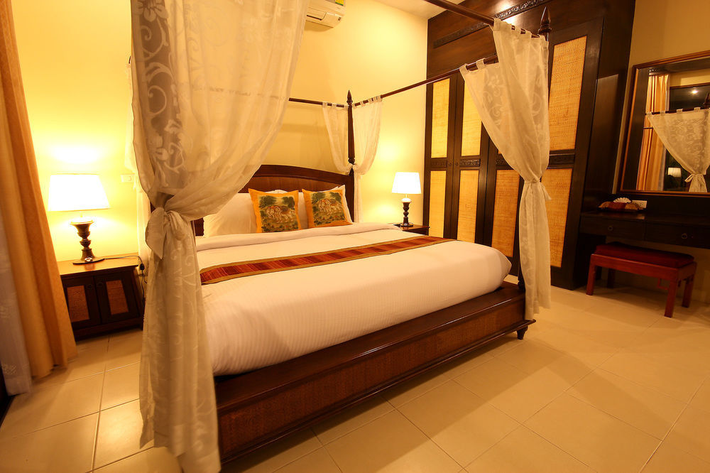 Napalai Pool Villa Resort Pattaya Exteriör bild