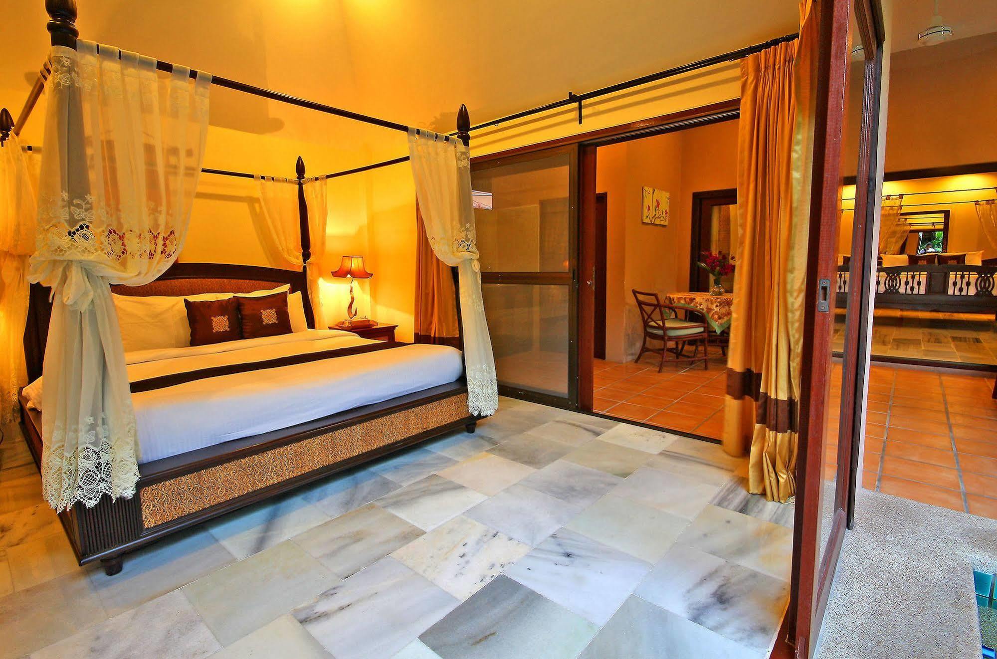 Napalai Pool Villa Resort Pattaya Exteriör bild